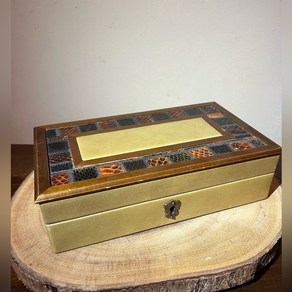 Vintage Italian wood and inlaid leather jewelry box 8.5